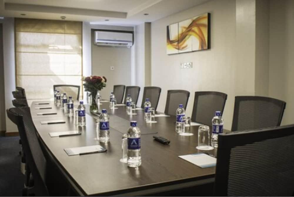 Longonot Place Serviced Apartment-Nairobi, City Centre Cbd Buitenkant foto